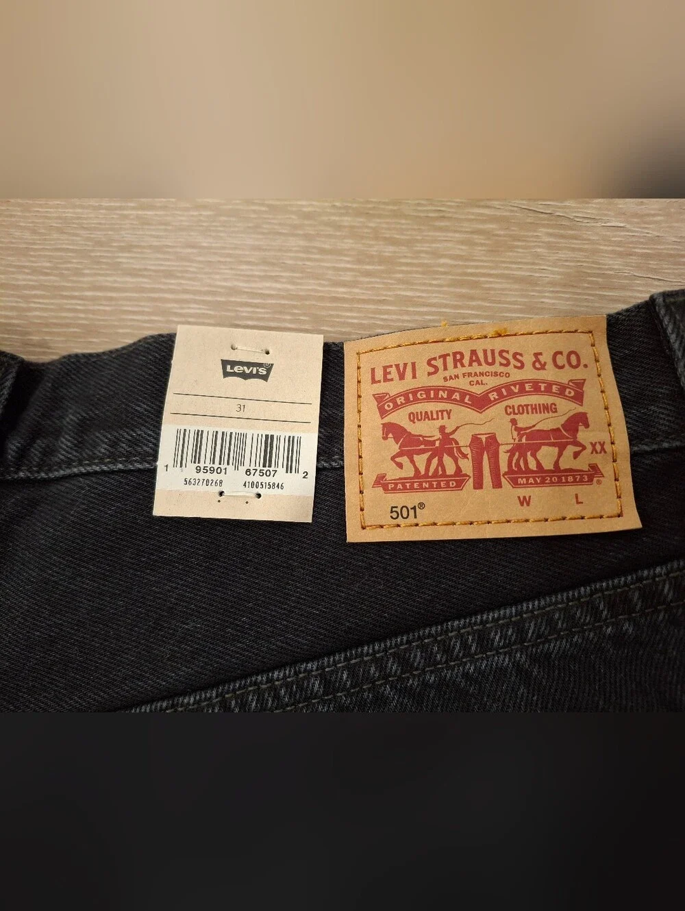 Levi’s 501 Original Women’s Denim Shorts Size 31 Black Distressed – New With Tag